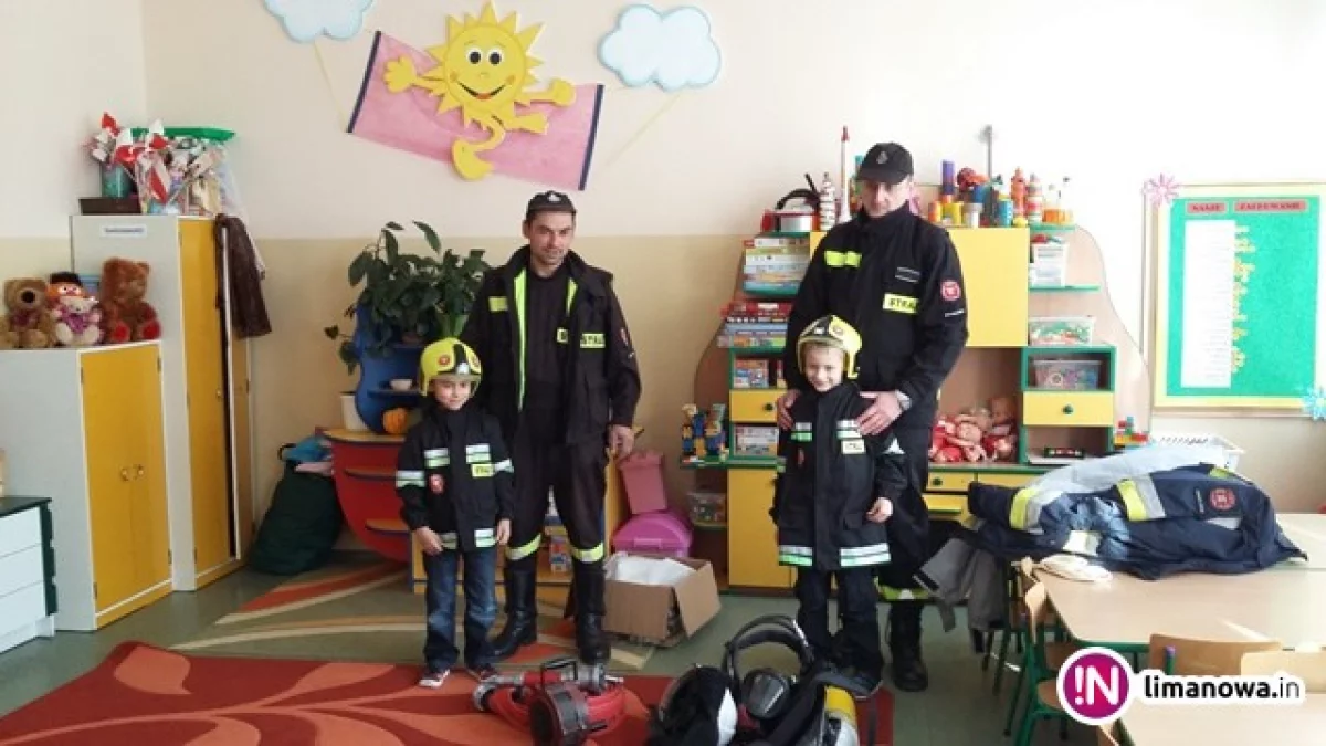 Ojcowie-strażacy prezentowali przedszkolakom swoją pasję
