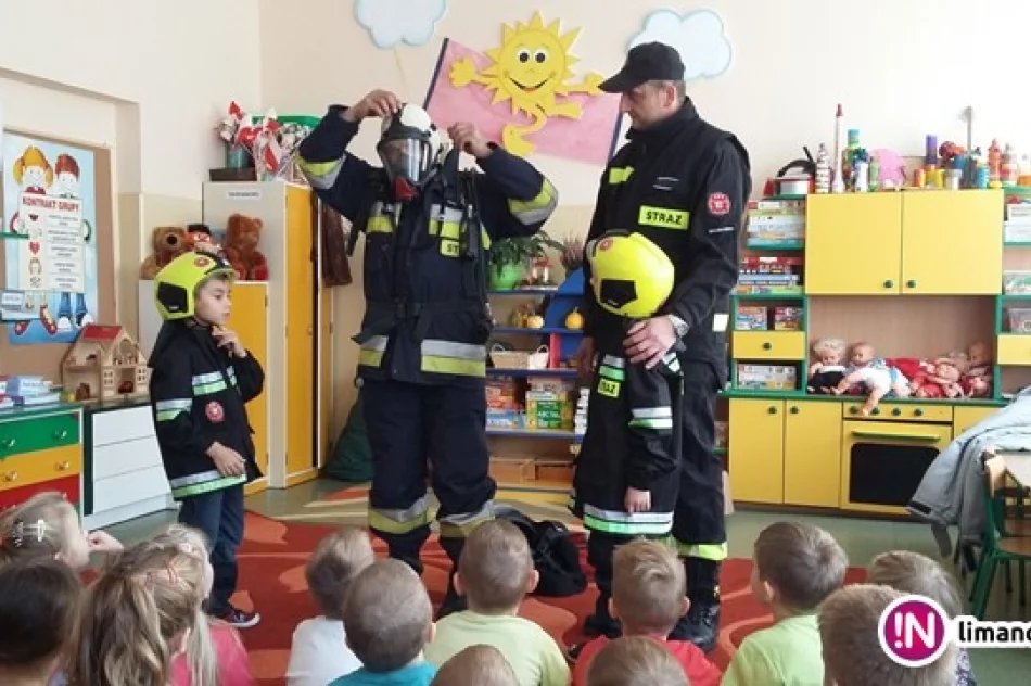 Ojcowie-strażacy prezentowali przedszkolakom swoją pasję - zdjęcie 3