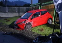 Zderzenie dwóch aut na drodze wojewódzkiej - zdjęcie główne