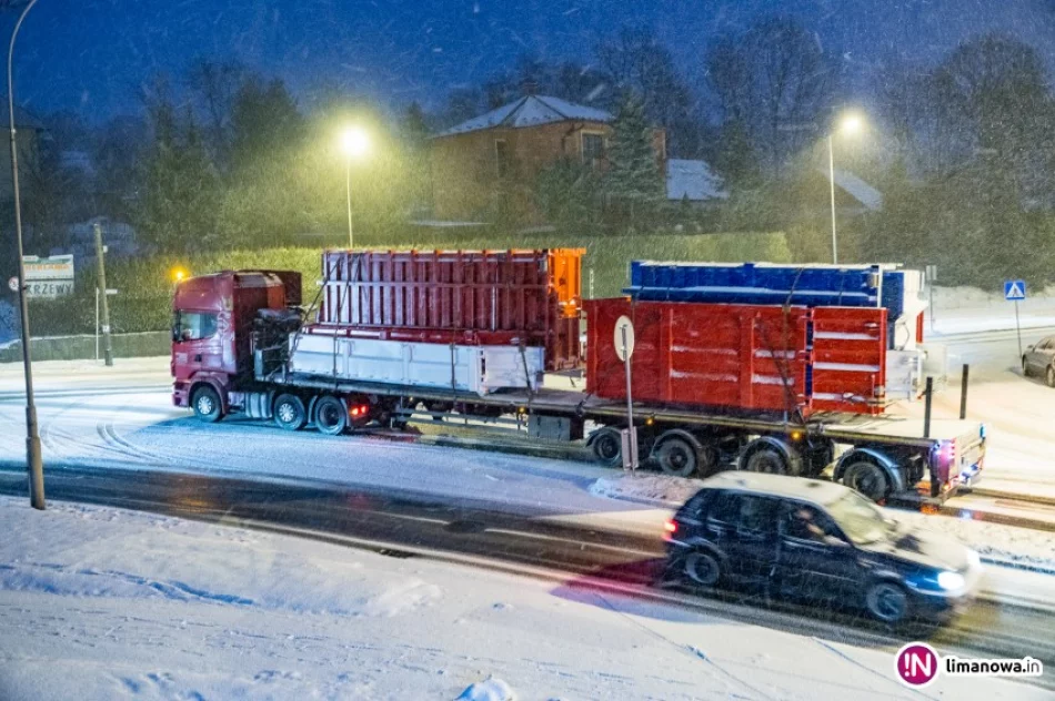 Śliskie drogi - tiry stoją na podjazdach - zdjęcie 3