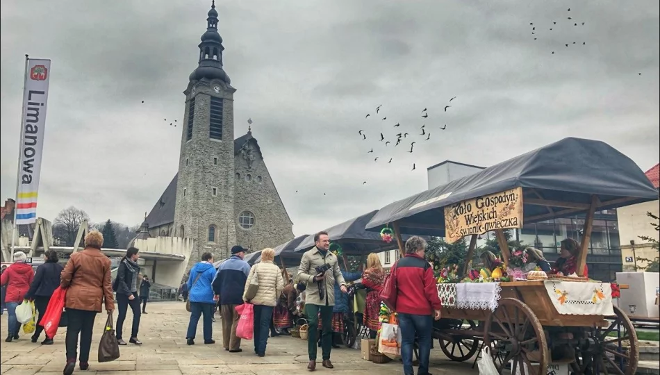 Wielkanocny kiermasz na płycie rynku - zdjęcie 1