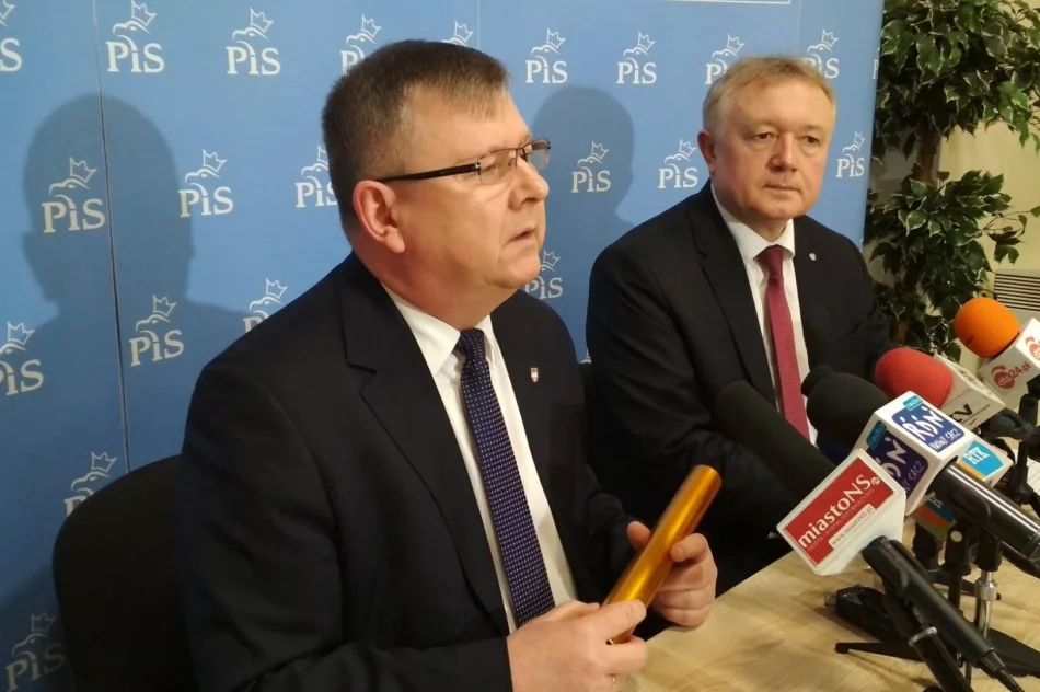 Symboliczne przekazanie władzy w PiS - zdjęcie 4