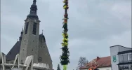 Wielkanocna palma na Rynku zwiastuje zbliżające się święta - zdjęcie 2