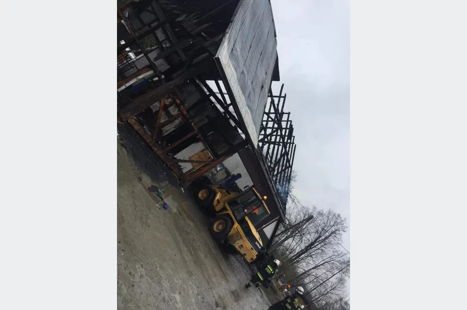 42 strażaków walczyło z ogniem - zdjęcie 2