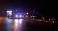 Samochód wypadł z jezdni i uszkodził wiatę przystanku - zdjęcie 2
