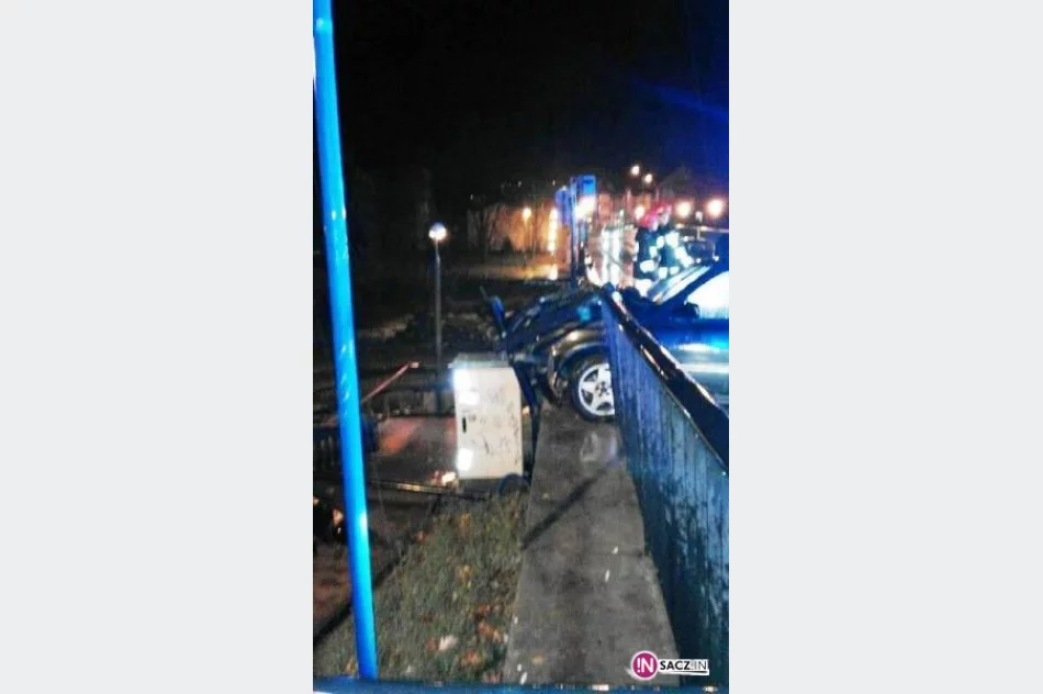 Uderzył w barierkę mostu: Groźny wypadek na Lwowskiej - zdjęcie 3