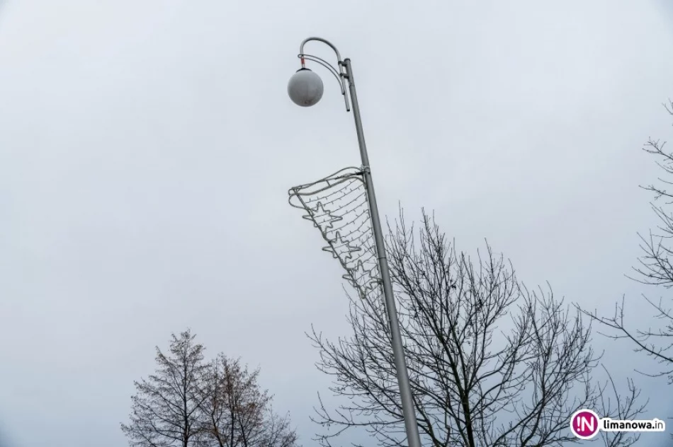 Ozdoby pojawiają się na ulicach. Samorząd szykuje świąteczną niespodziankę - zdjęcie 3