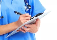 Chory w rodzinie. Kto bierze wolne na opiekę? - zdjęcie główne