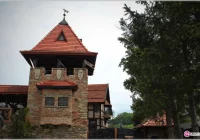 PTTK zaprasza na Maślaną Górę i na Zamek Stara Baśń w Grybowie - zdjęcie główne