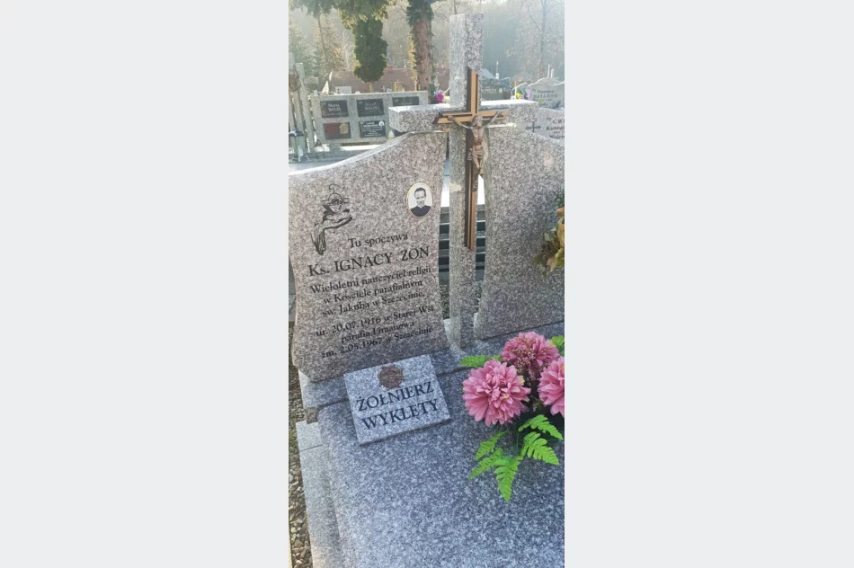 Upamiętniono zasłużonego kapłana na nowym nagrobku - zdjęcie 2