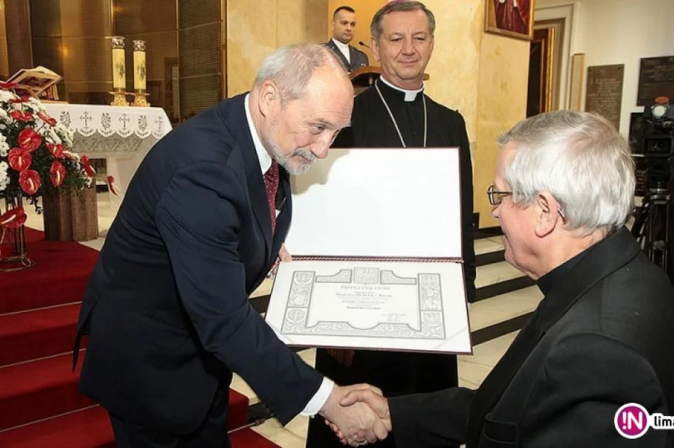 'Leśny kapelan' z patentem oficerskim od szefa MON - zdjęcie 3