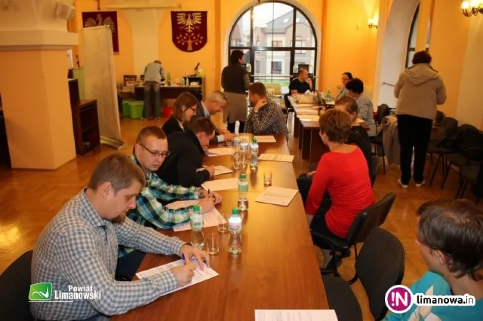 23 osoby podzieliły się drogocenną krwią - 10 litrów zostanie przekazanych szpitalowi - zdjęcie 3