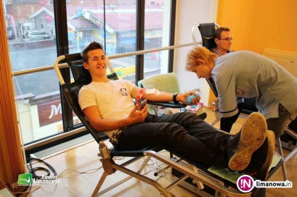 23 osoby podzieliły się drogocenną krwią - 10 litrów zostanie przekazanych szpitalowi - zdjęcie 4