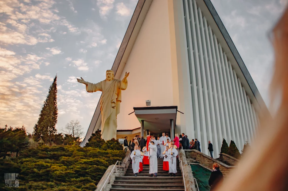 Procesja rezurekcyjna w Starej Wsi - zdjęcie 3