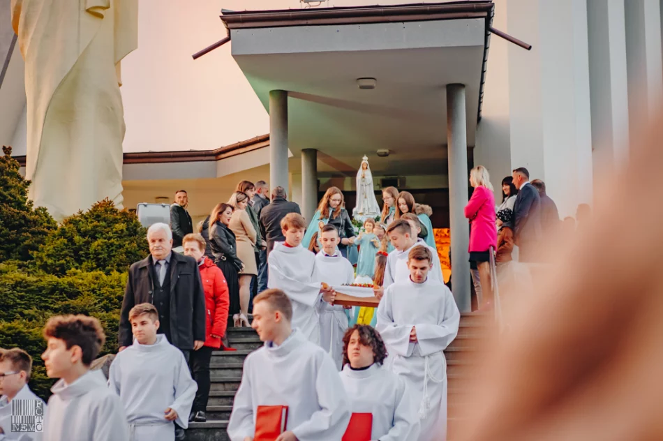 Procesja rezurekcyjna w Starej Wsi - zdjęcie 4