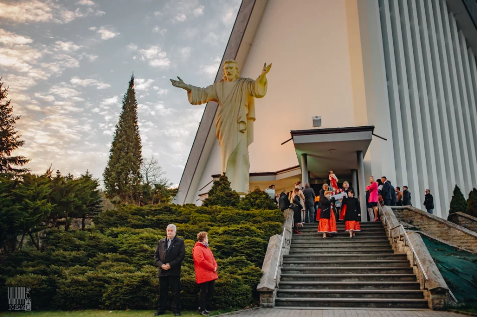 Procesja rezurekcyjna w Starej Wsi - zdjęcie 8