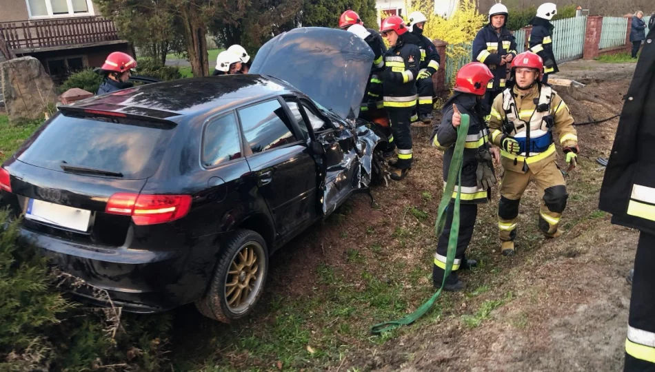 Pijany kierowca trafił do aresztu, pasażer Audi do szpitala - zdjęcie 1