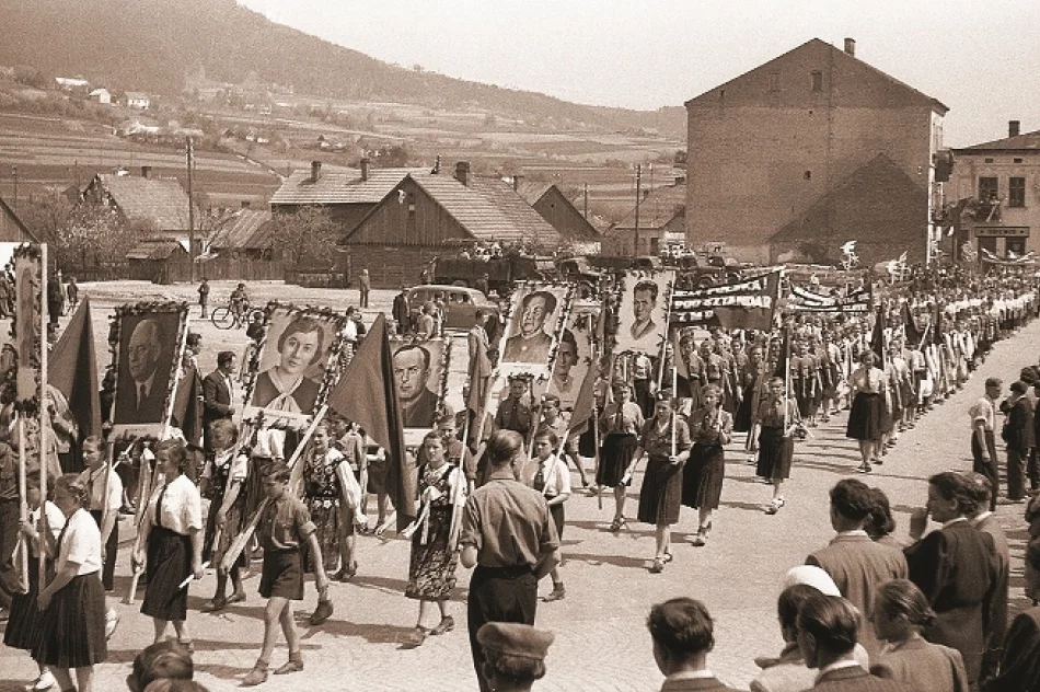 Limanowski Rynek jako miejsce spotkań w kolejnym spacerze historycznym - zdjęcie 3