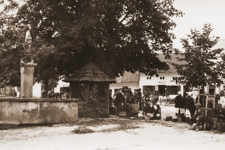 Limanowski Rynek jako miejsce spotkań w kolejnym spacerze historycznym - zdjęcie 8