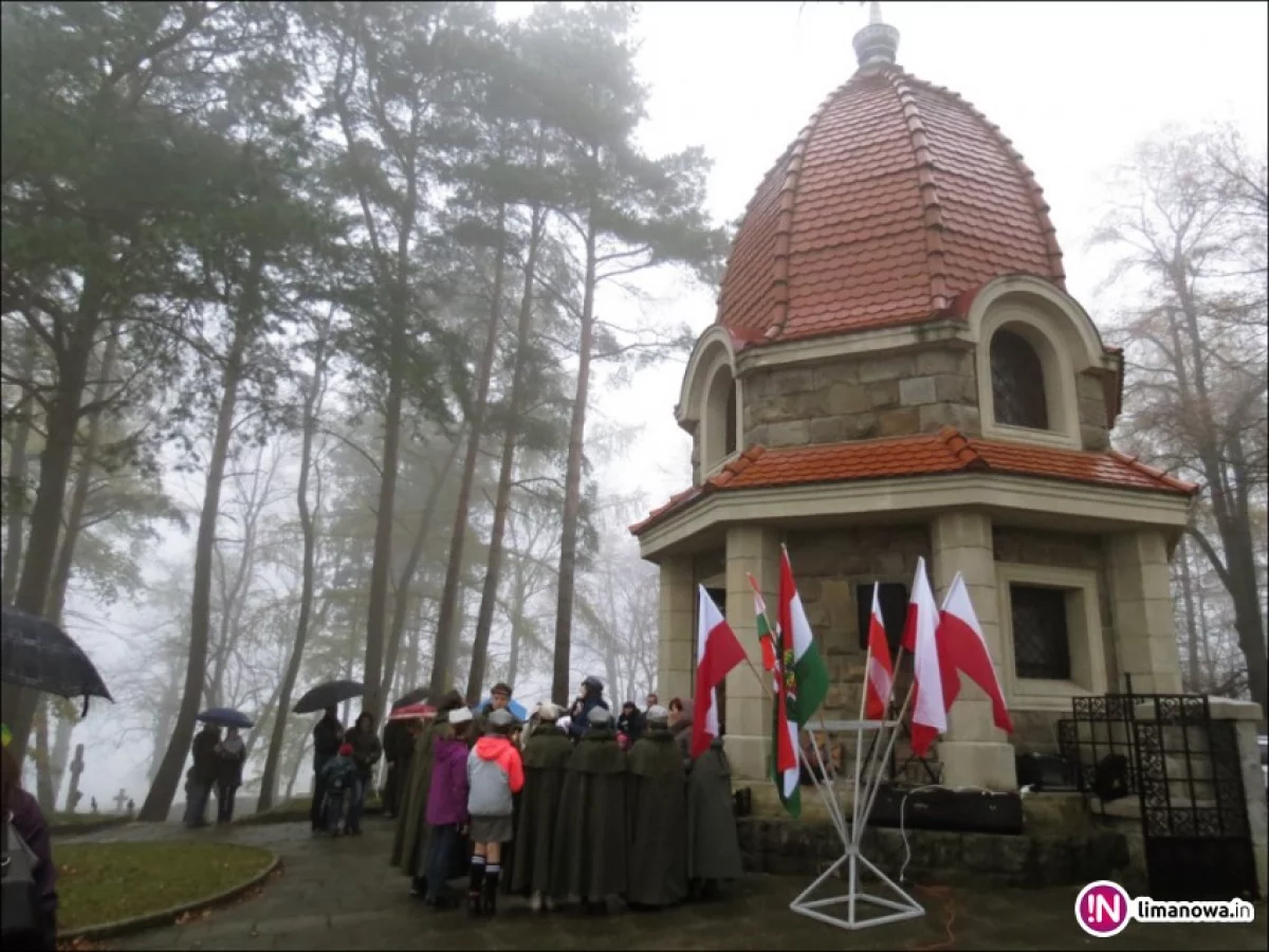 Kolejny niepodległościowy złaz na jabłonieckim wzgórzu