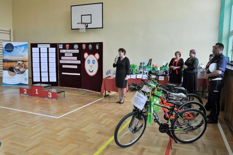 Rywalizowali, wykazując się wiedzą o bezpieczeństwie w ruchu drogowym - zdjęcie 3