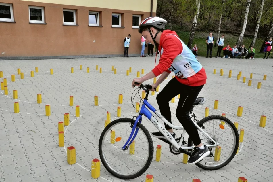 Rywalizowali, wykazując się wiedzą o bezpieczeństwie w ruchu drogowym - zdjęcie 4