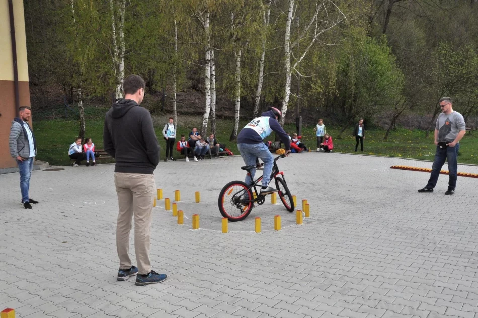 Rywalizowali, wykazując się wiedzą o bezpieczeństwie w ruchu drogowym - zdjęcie 5