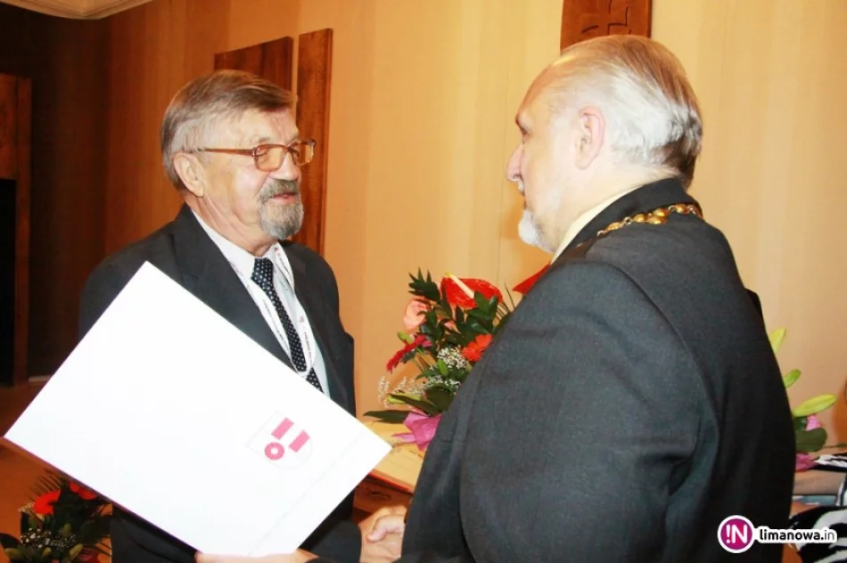 Limanowscy seniorzy odwiedzili przyjaciół z Dolnego Kubina - zdjęcie 3