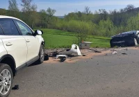 Czołowe zderzenie - 4 osoby trafiły do szpitala  - zdjęcie główne