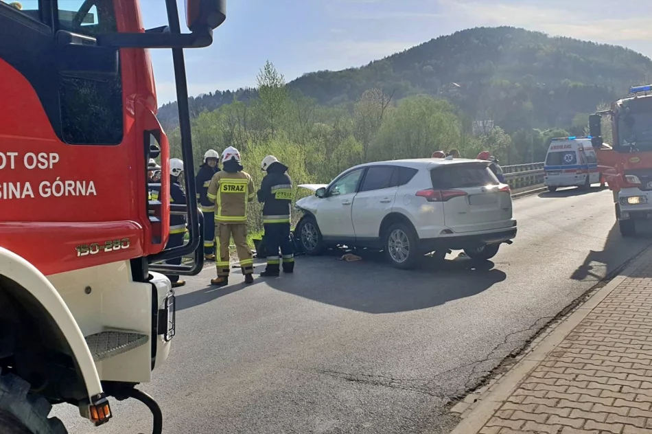 Czołowe zderzenie - 4 osoby trafiły do szpitala  - zdjęcie 4