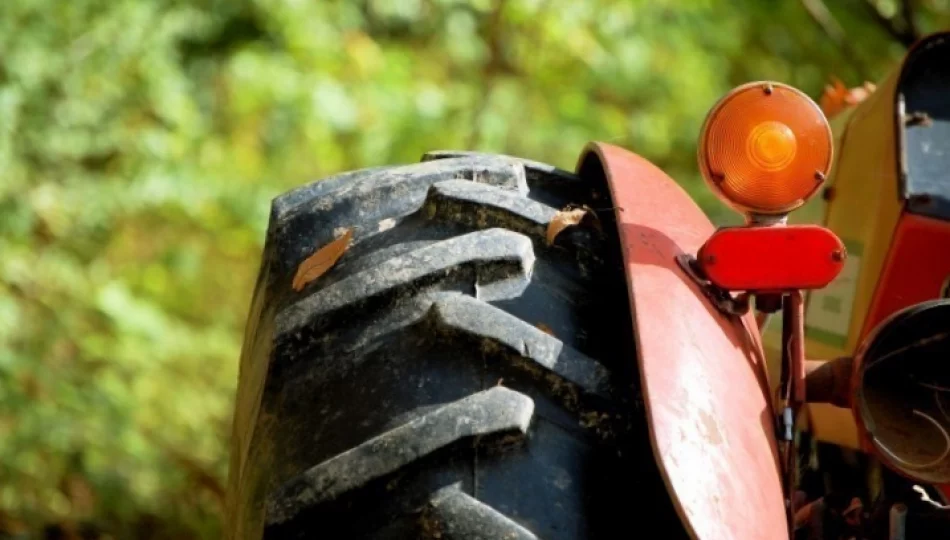 Nie żyje 58-latek przygnieciony przez traktor - zdjęcie 1
