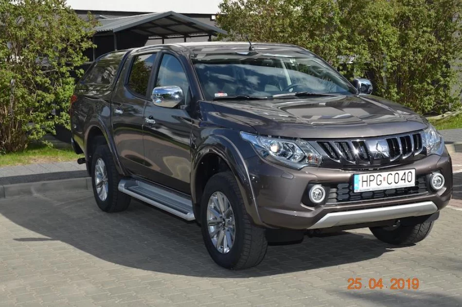 Nowe radiowozy zasiliły limanowską komendę - zdjęcie 3