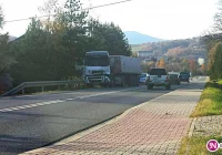 Zderzenie dwóch ciężarówek na 'krajówce' - zdjęcie główne