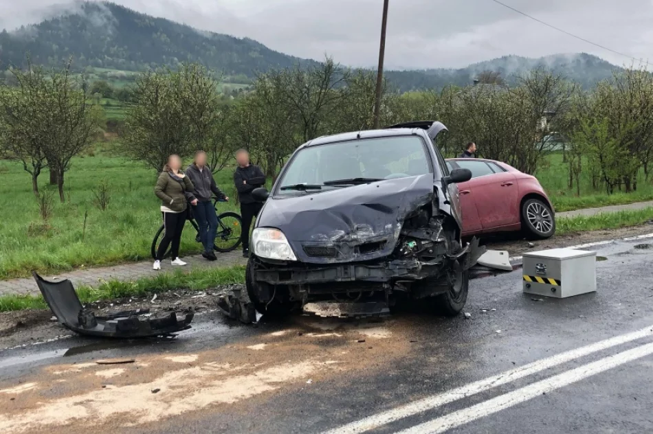 Zderzenie dwóch osobówek i busa - zdjęcie 3