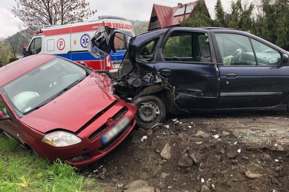 Zderzenie dwóch osobówek i busa - zdjęcie 8