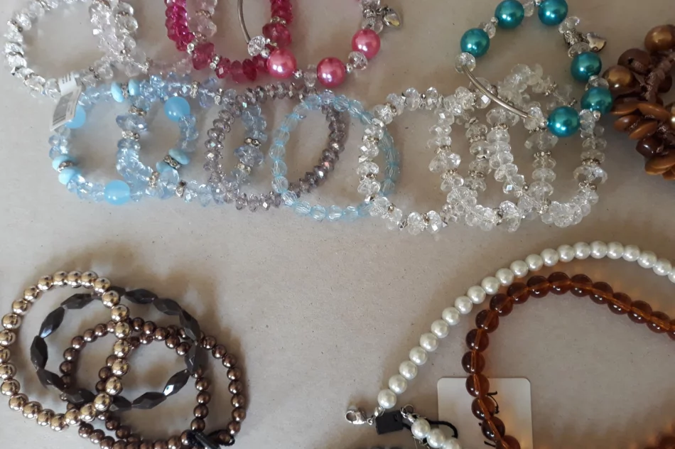 Kiermasz ręcznie wykonanych korali i bransoletek - zdjęcie 2