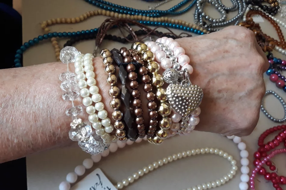 Kiermasz ręcznie wykonanych korali i bransoletek - zdjęcie 7