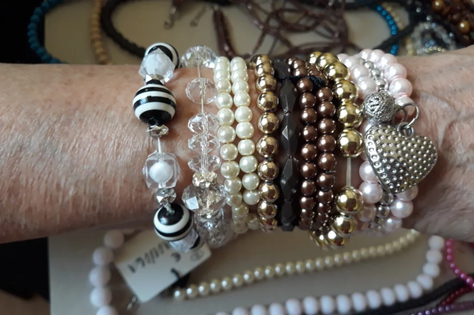 Kiermasz ręcznie wykonanych korali i bransoletek - zdjęcie 8