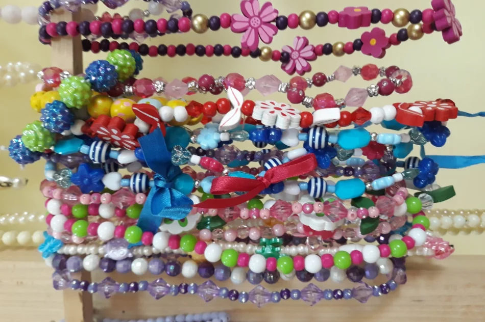 Kiermasz ręcznie wykonanych korali i bransoletek - zdjęcie 14