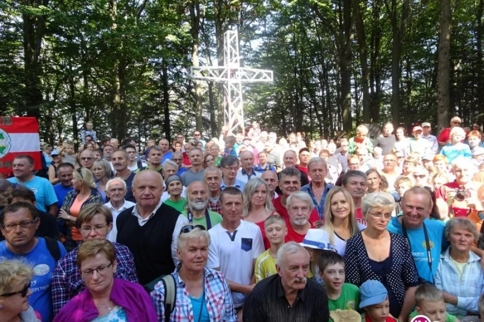 11,5 tys. turystów przemierzyło 225 km beskidzkich szlaków - zdjęcie 4