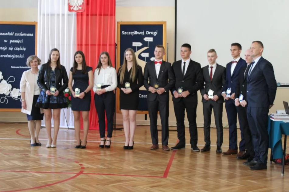 Obchodzili jubileusz 70-lecia szkoły - zdjęcie 13