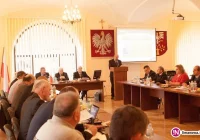 Według starosty i zarządu dyrektorka zasłużyła na nagrodę 'całokształtem działalności' - zdjęcie główne