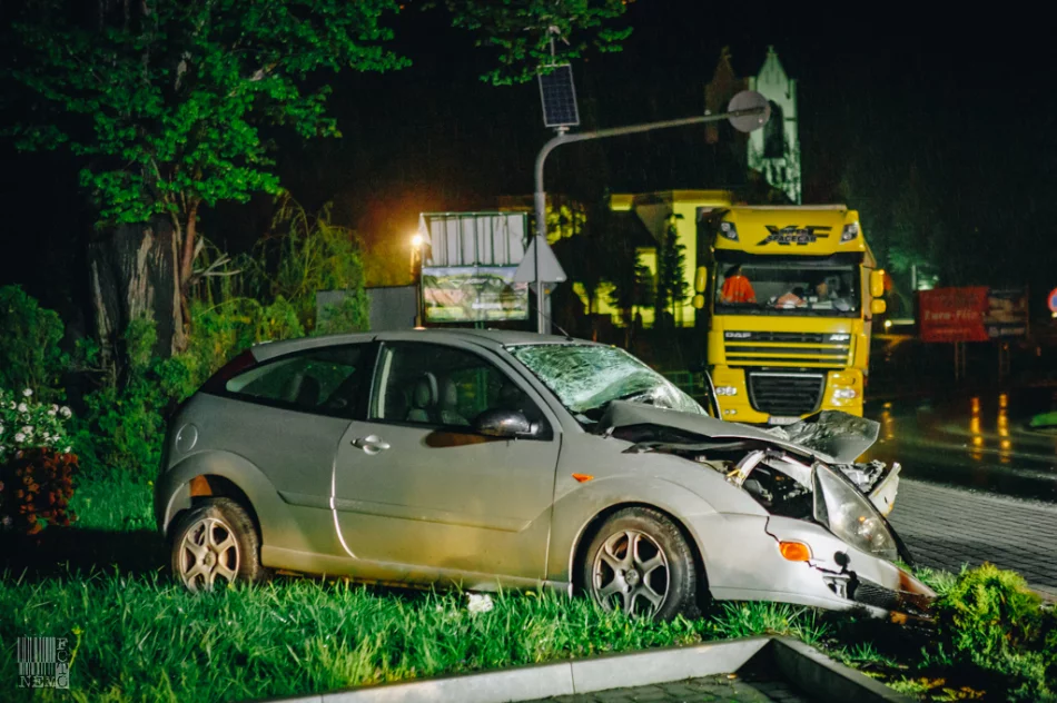 Kierowca busa ukarany mandatem - zdjęcie 4