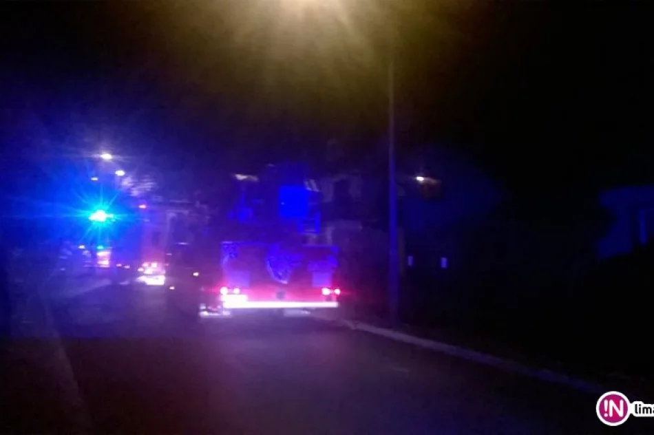 Nocny pożar w budynku, 4 osoby ewakuowane - zdjęcie 3