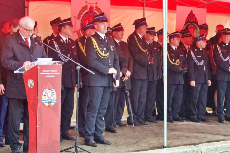 Wicepremier Szydło do strażaków: "To wielkie wyróżnienie - mieć poczucie że służba którą pełnicie jest doceniana i szanowana" - zdjęcie 3