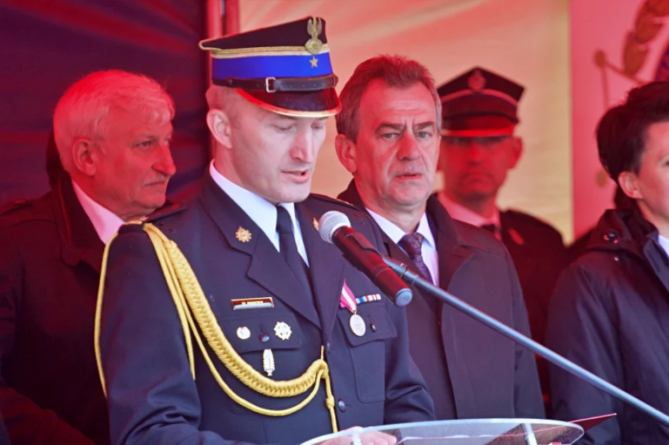 Wicepremier Szydło do strażaków: "To wielkie wyróżnienie - mieć poczucie że służba którą pełnicie jest doceniana i szanowana" - zdjęcie 5