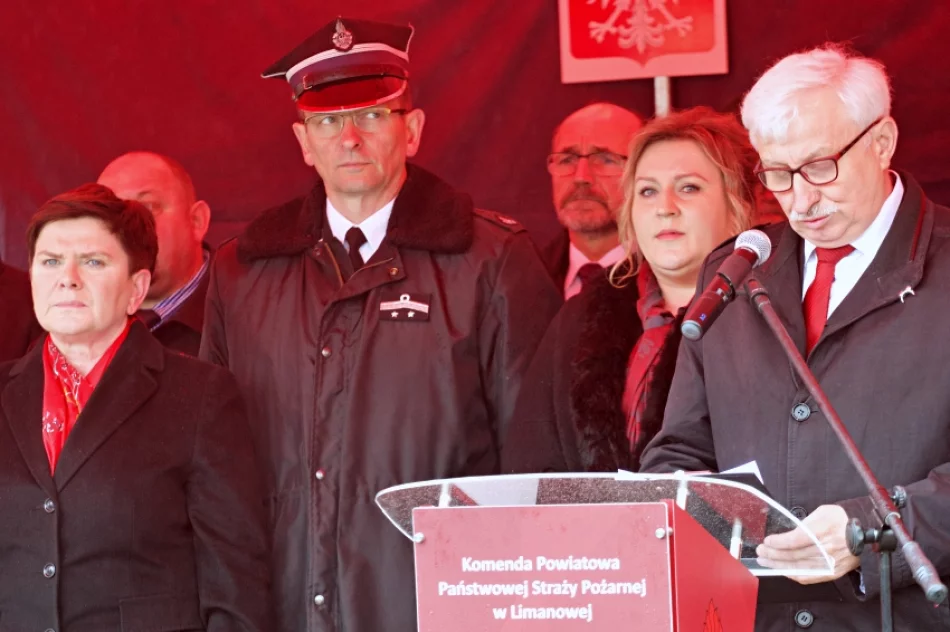 Wicepremier Szydło do strażaków: "To wielkie wyróżnienie - mieć poczucie że służba którą pełnicie jest doceniana i szanowana" - zdjęcie 9