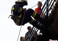 Strażacy-ochotnicy ćwiczyli ratownictwo wysokościowe - zdjęcie główne