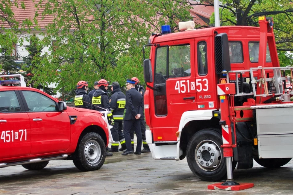 Wicepremier Szydło do strażaków: "To wielkie wyróżnienie - mieć poczucie że służba którą pełnicie jest doceniana i szanowana" - zdjęcie 11