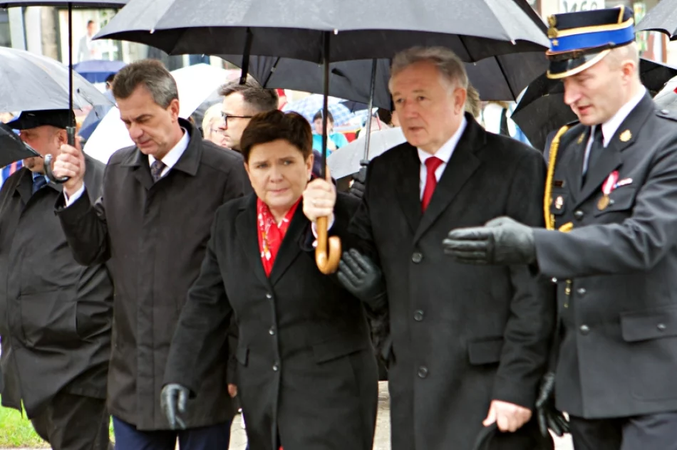 Wicepremier Szydło do strażaków: "To wielkie wyróżnienie - mieć poczucie że służba którą pełnicie jest doceniana i szanowana" - zdjęcie 12
